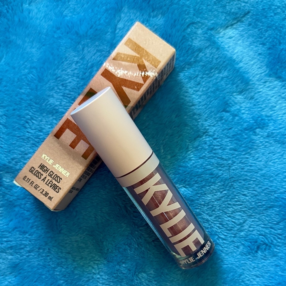 Kylie Cosmetics High Gloss in Daddy’s Girl (323)